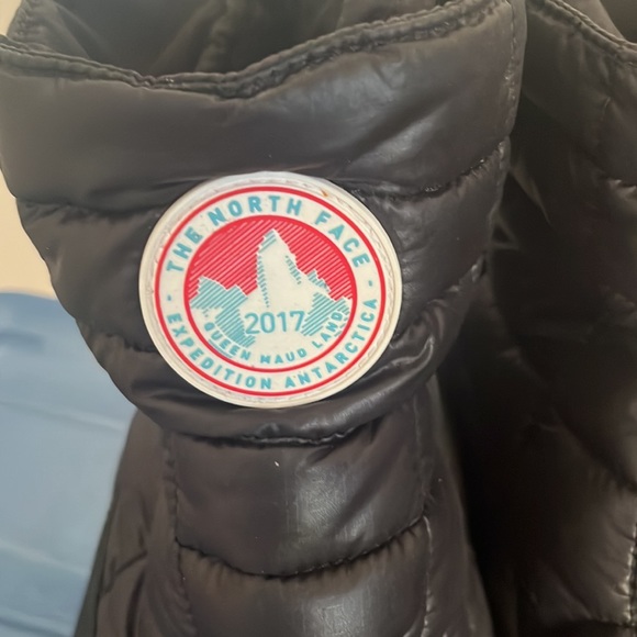 North Face - Picture 2 of 8